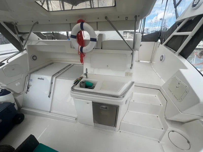 Slide: The Image of Silverton 392 MY 1999 - 10