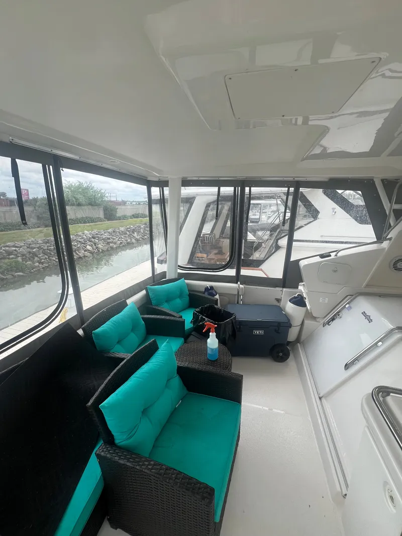 Slide: The Image of Silverton 392 MY 1999 - 11