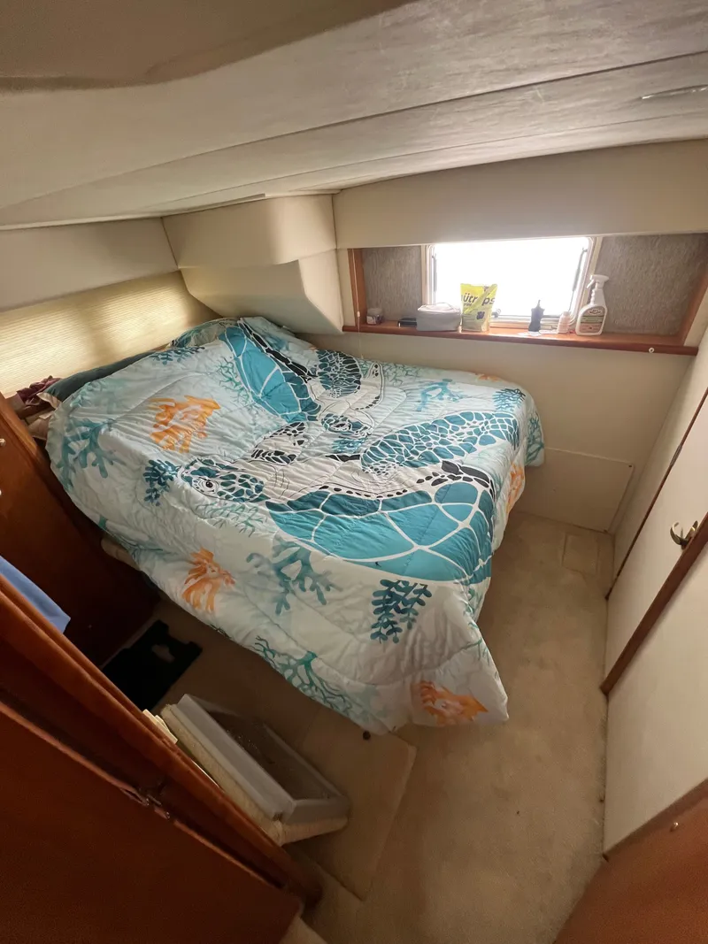 Slide: The Image of Silverton 392 MY 1999 - 12