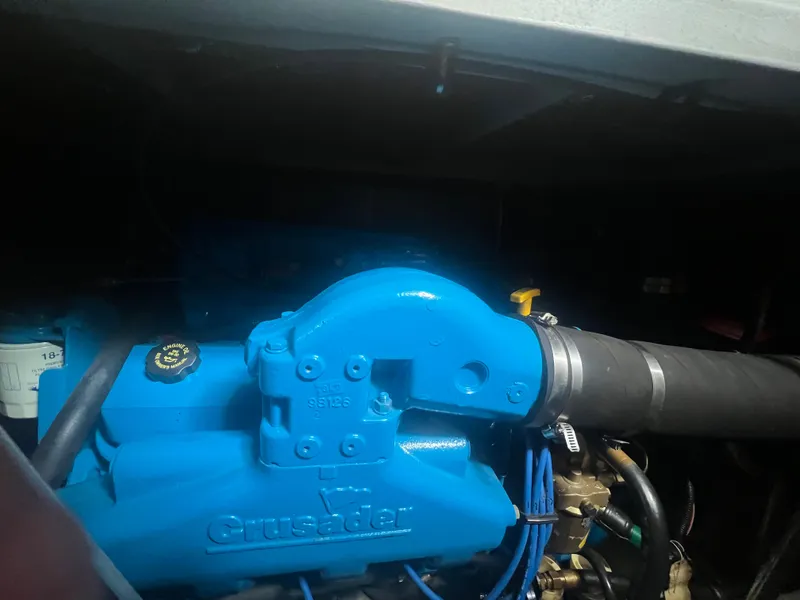 Slide: The Image of Silverton 392 MY 1999 - 19