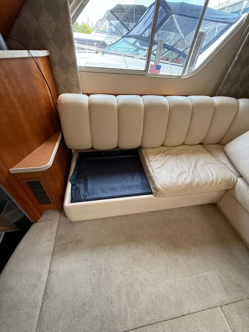 Slide: The Image of Silverton 392 MY 1999 - 27