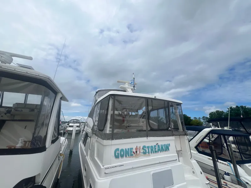 Slide: The Image of Silverton 392 MY 1999 - 3