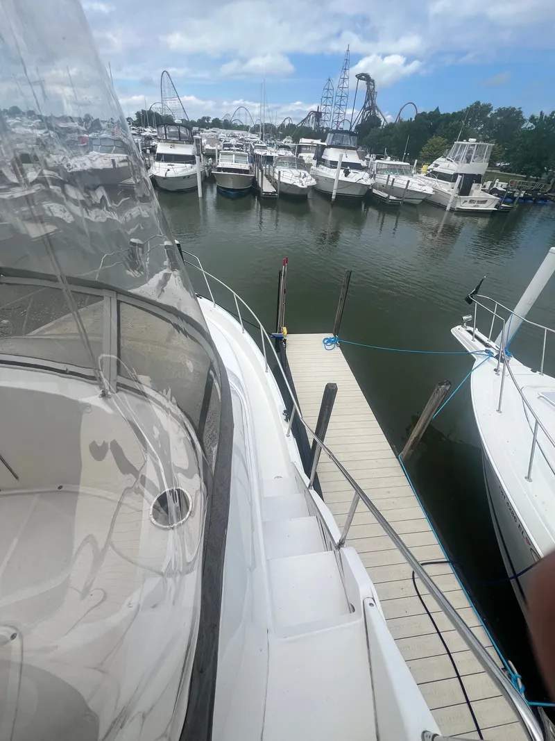 Slide: The Image of Silverton 392 MY 1999 - 6