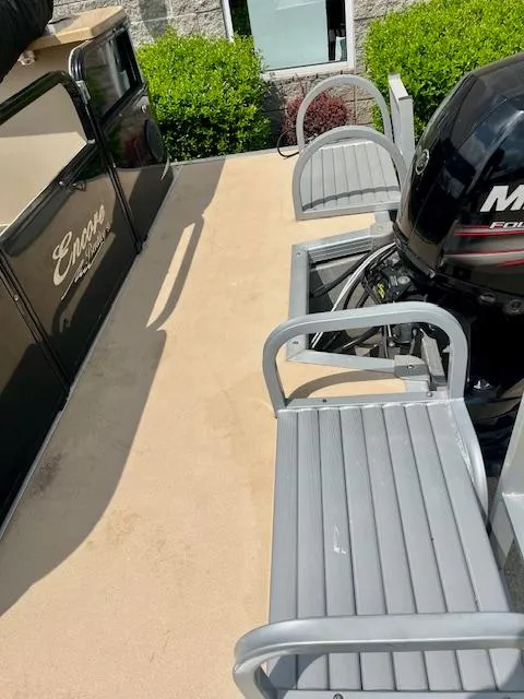 Slide: The Image of 2012 Bentley Pontoons 250/253 Party Cruise with seating and Mercury outboard motor. - 15