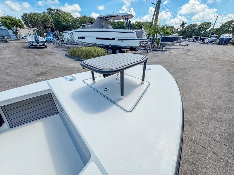 Slide: The Image of Maverick 18 HPX-V 2024 - 14