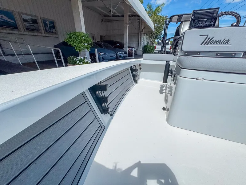 Slide: The Image of Maverick 18 HPX-V 2024 - 11