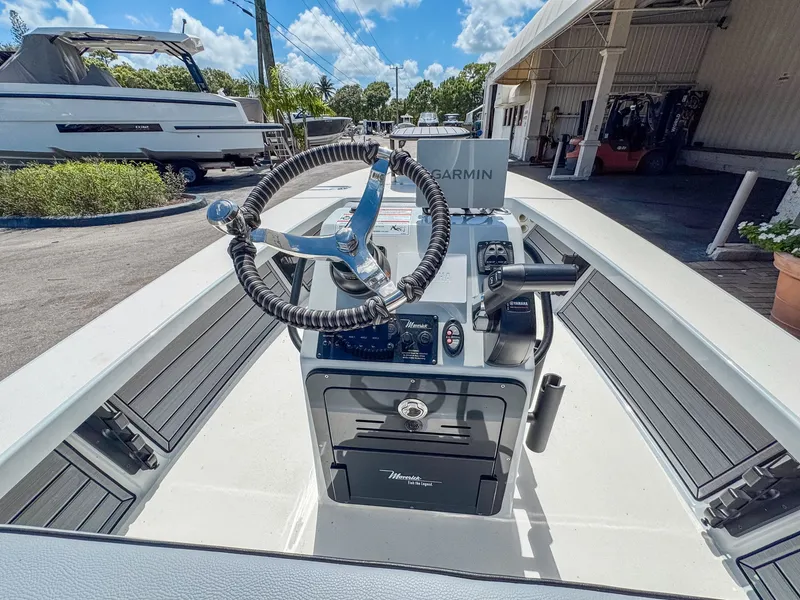 Slide: The Image of Maverick 18 HPX-V 2024 - 9