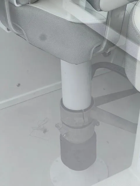 Slide: The Image of Boat seat pedestal in Parker 2520 XLD Sport Cabin, 2021 model. - 14