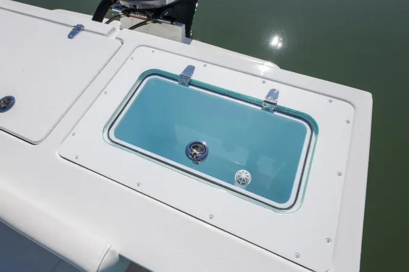 Slide: The Image of Manufacturer Provided Image: Livewell on a 2021 Parker 2520 XLD Sport Cabin boat. - 6