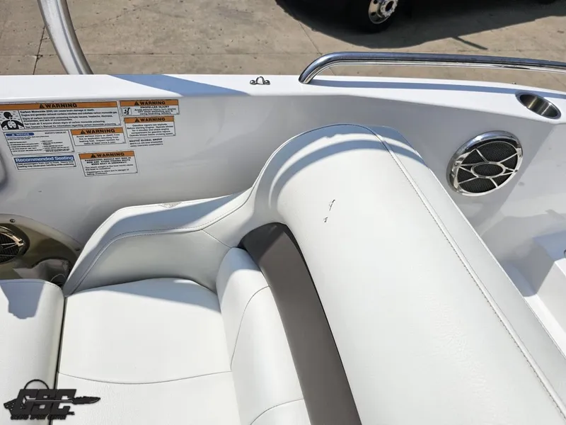 Slide: The Image of Hurricane SunDeck Sport 202 IO 2013 - 51