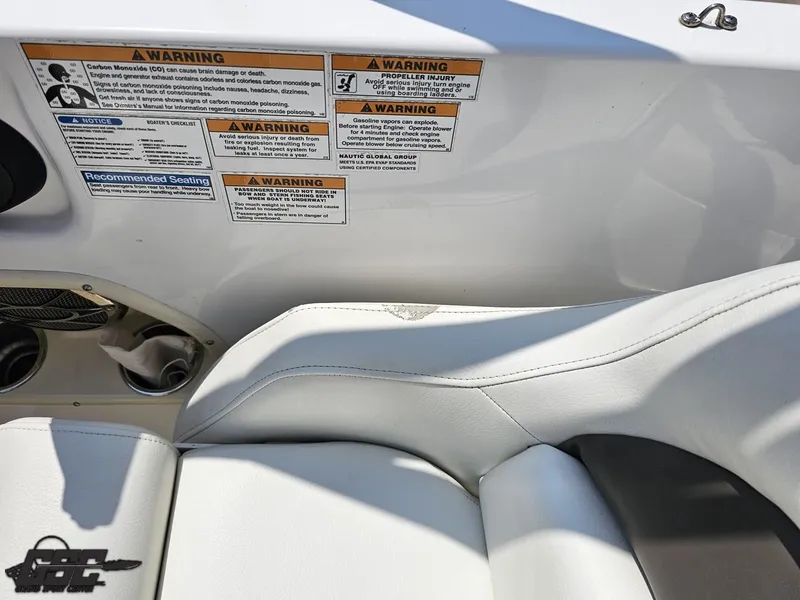 Slide: The Image of Hurricane SunDeck Sport 202 IO 2013 - 52