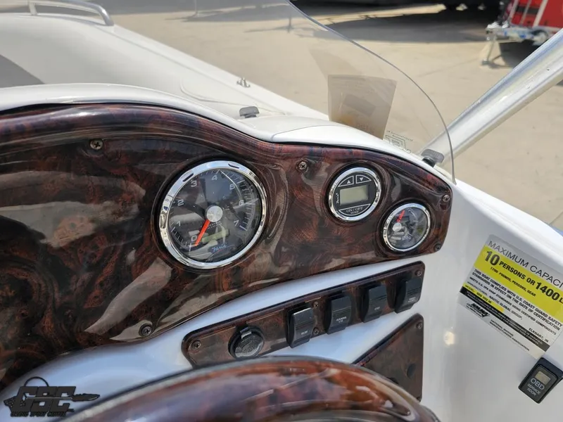 Slide: The Image of Hurricane SunDeck Sport 202 IO 2013 - 59