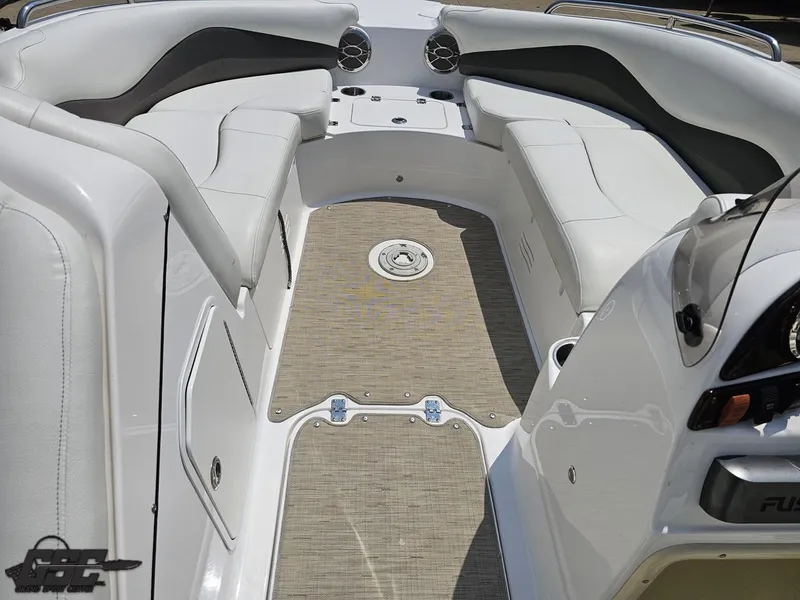 Slide: The Image of Hurricane SunDeck Sport 202 IO 2013 - 61