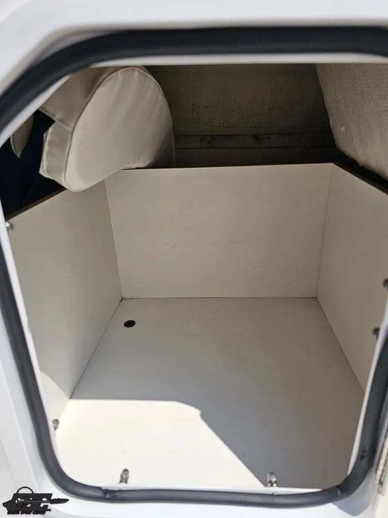 Slide: The Image of Hurricane SunDeck Sport 202 IO 2013 - 64