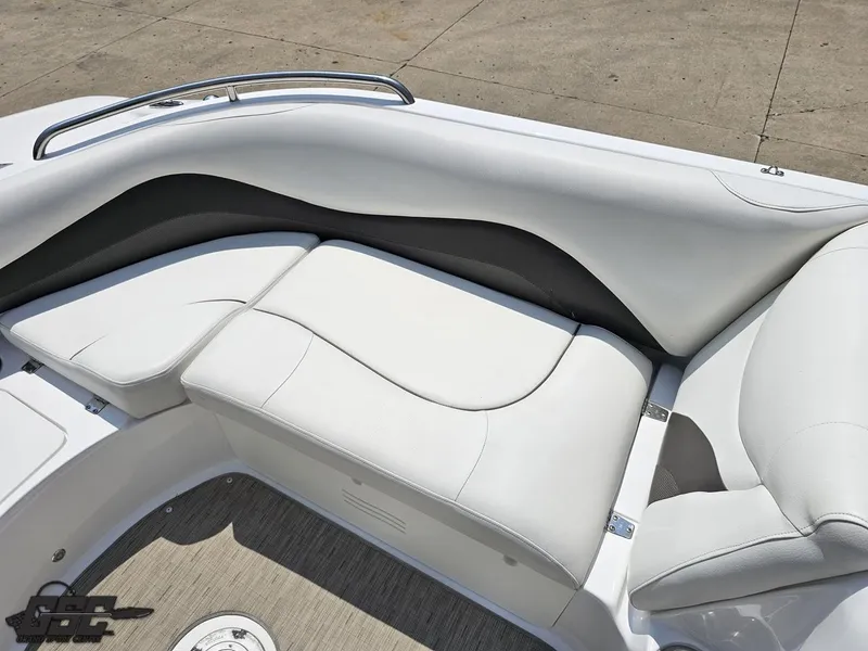 Slide: The Image of Hurricane SunDeck Sport 202 IO 2013 - 67