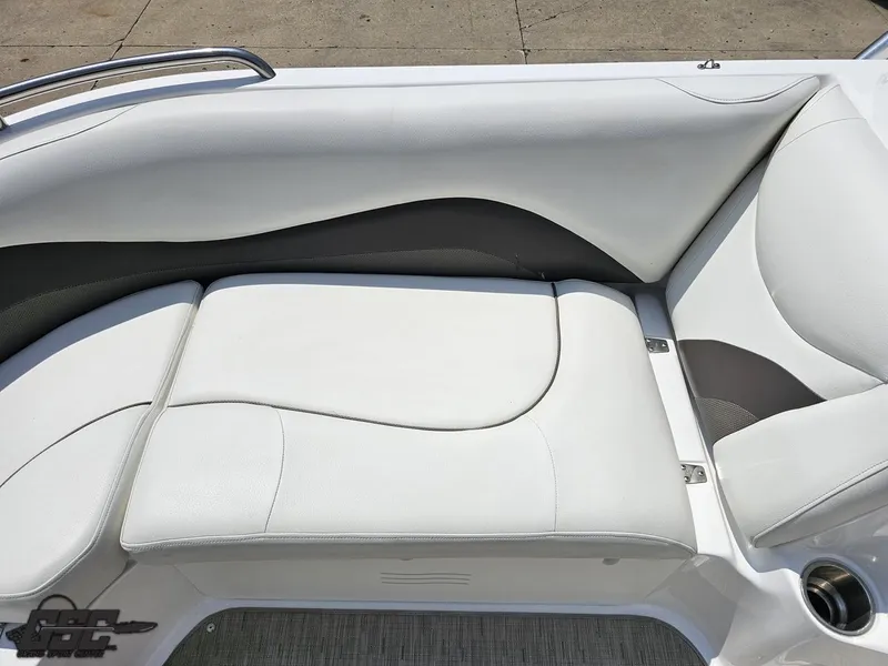 Slide: The Image of Hurricane SunDeck Sport 202 IO 2013 - 69