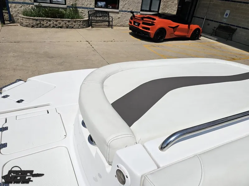 Slide: The Image of Hurricane SunDeck Sport 202 IO 2013 - 85