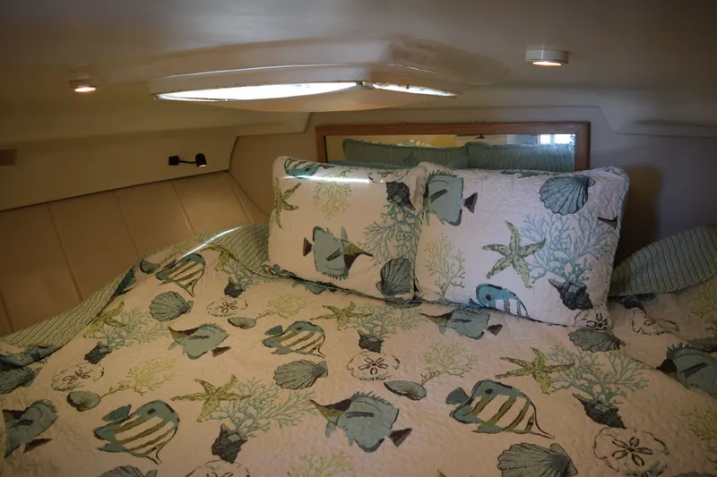 Slide: The Image of Mainship 31 Sedan Bridge 1996 - 12