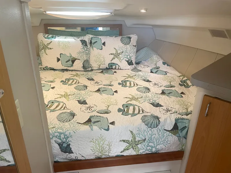 Slide: The Image of Mainship 31 Sedan Bridge 1996 - 13