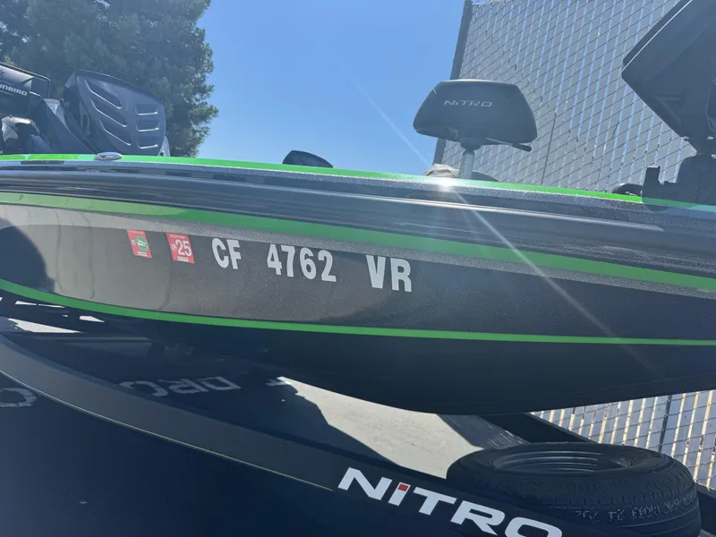 Slide: The Image of 2018 Nitro Z18 boat with registration CF 4762 VR, parked on a trailer. - 6