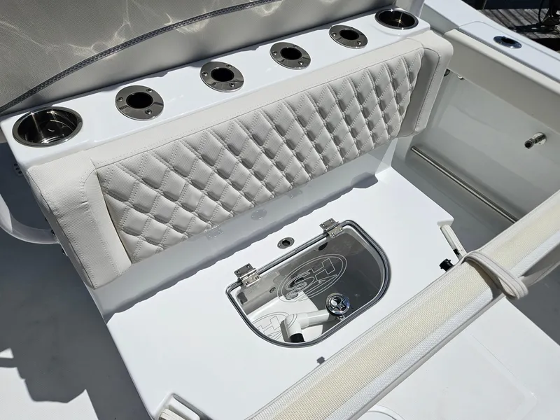 Slide: The Image of Luxury seating and rod holders on 2026 Sea Hunt Ultra 275 SE boat. - 15