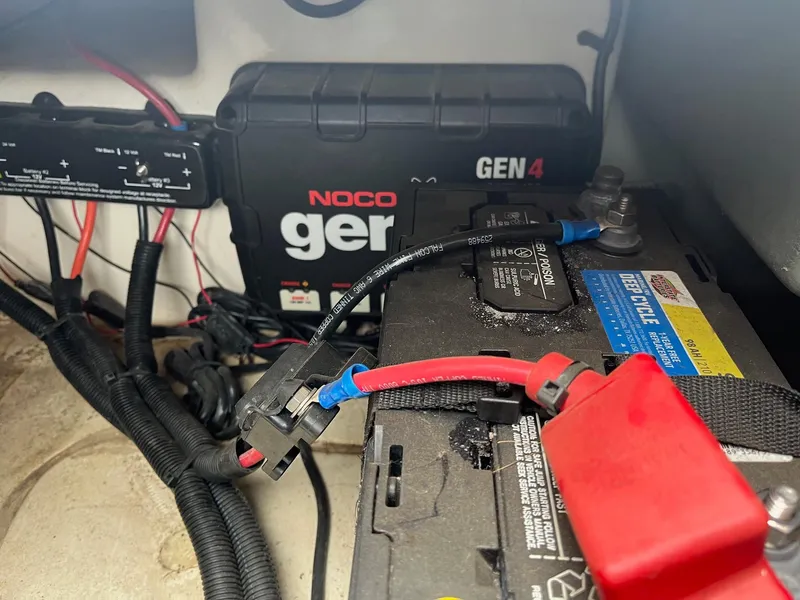 Slide: The Image of Battery setup in a 2015 Nitro Z21 Z-Pro High Performance boat with NOCO Gen4 charger. - 15