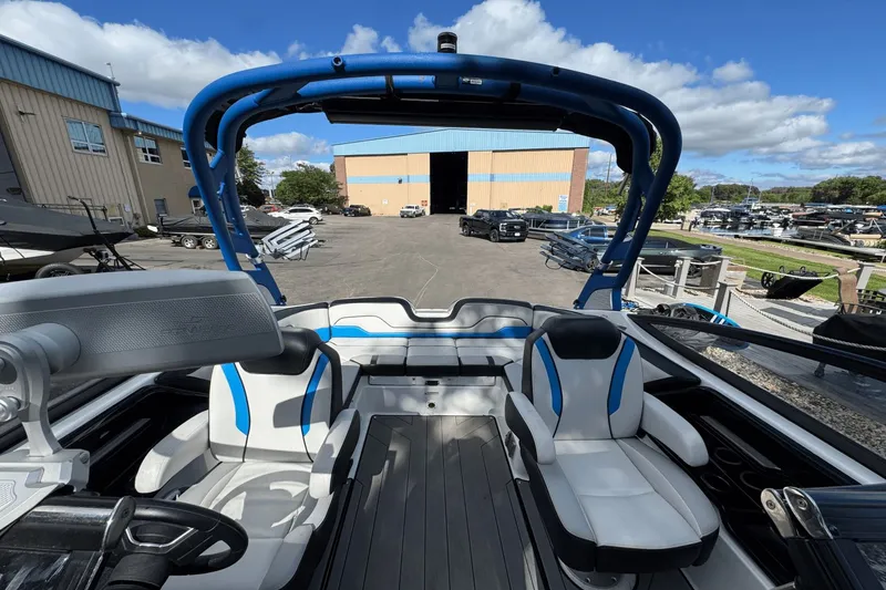 Slide: The Image of Yamaha 212X 2019 - 14