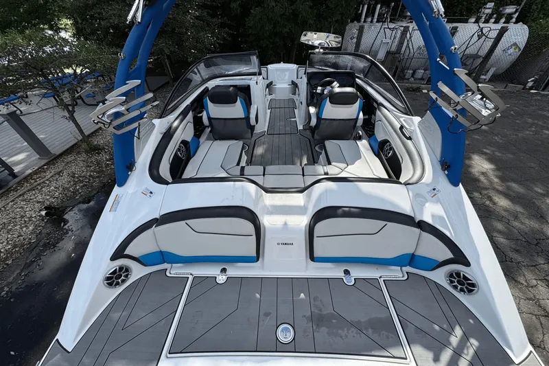 Slide: The Image of Yamaha 212X 2019 - 15