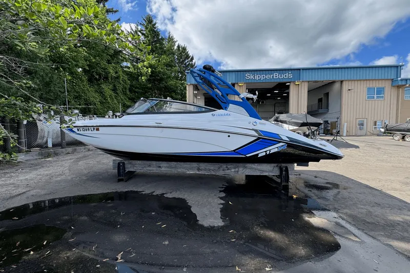 Slide: The Image of Yamaha 212X 2019 - 16