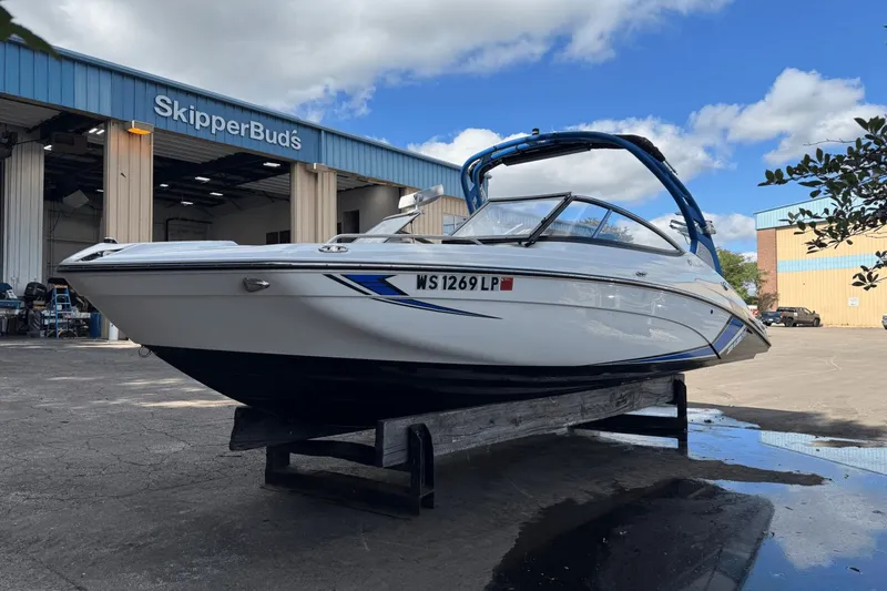 Slide: The Image of Yamaha 212X 2019 - 19