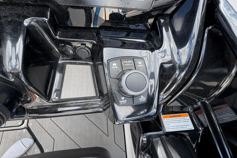 Slide: The Image of Yamaha 212X 2019 - 6