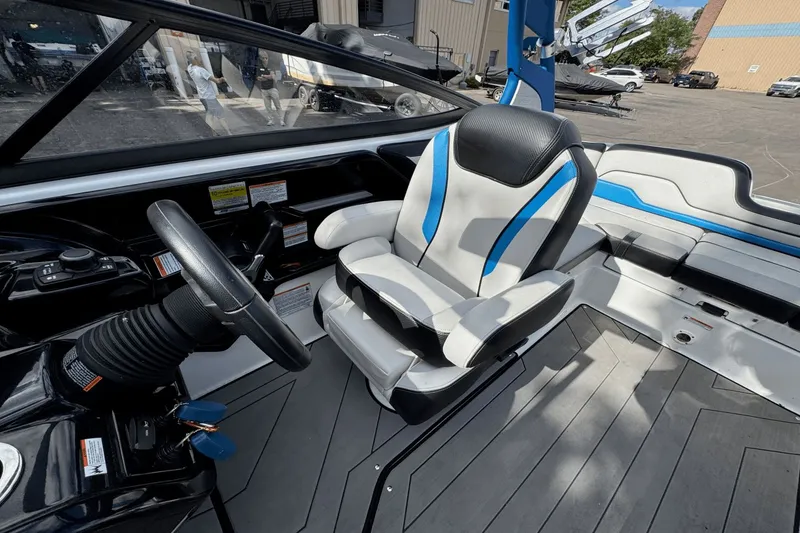 Slide: The Image of Yamaha 212X 2019 - 7