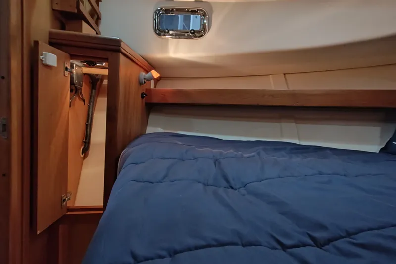 Slide: The Image of Hanging Locker berth - 22