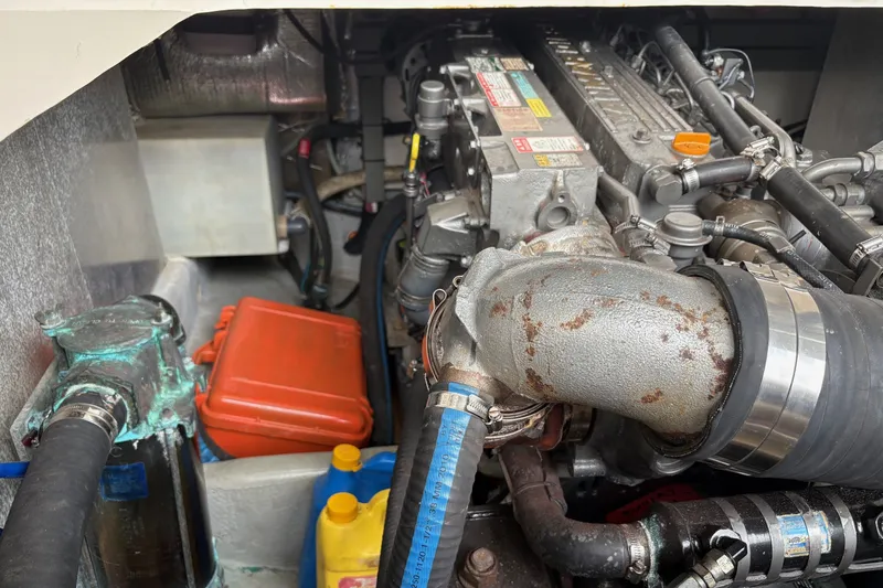 Slide: The Image of Mainship 34 Pilot Rum Runner II 2004 - 26