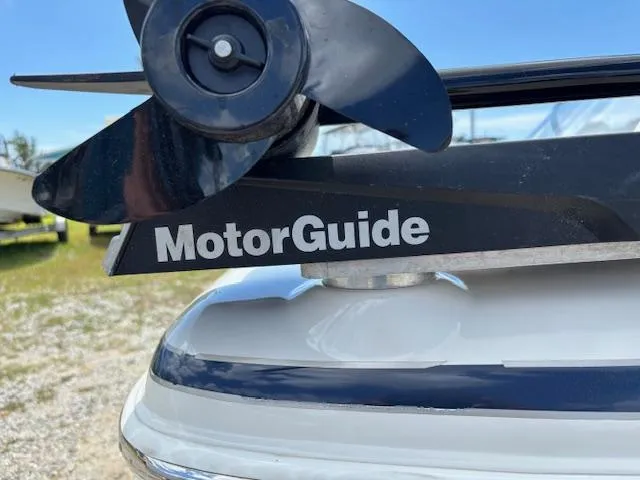 Slide: The Image of MotorGuide trolling motor on 2006 Tahoe Q4 Sport Fish boat, close-up view. - 22