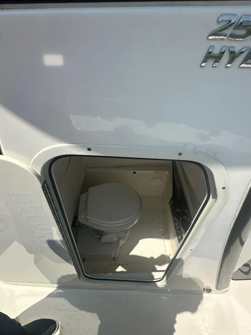 Slide: The Image of Manufacturer Provided Image: Top view of 2023 NauticStar 251 Hybrid boat layout, 25'2 length, 8'6 beam. - 9