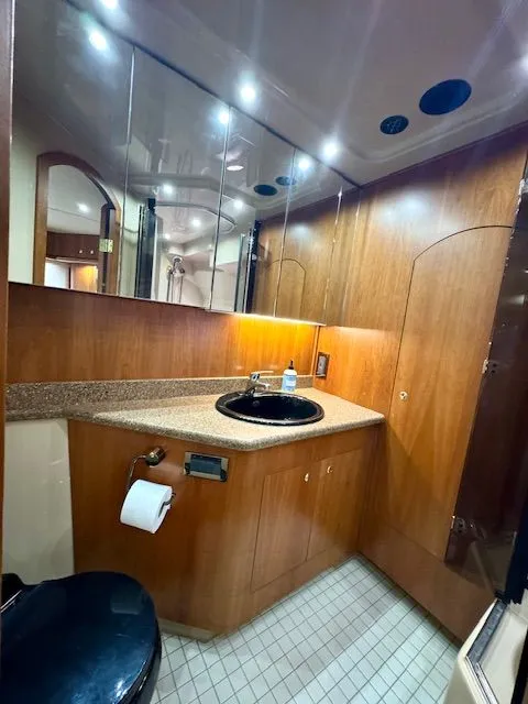 Slide: The Image of Master StateRoom - Head - 43