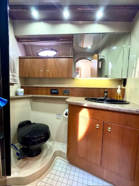 Slide: The Image of Guest Head / Shower - 50