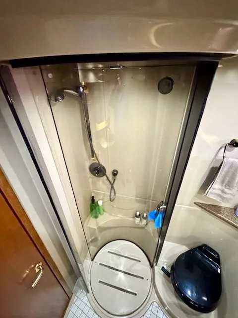 Slide: The Image of Guest Head / Shower - 51