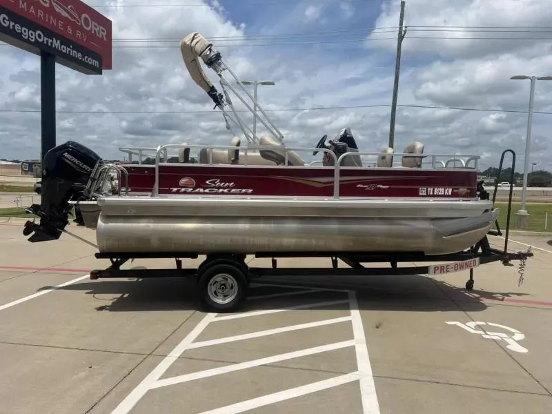 Slide: The Image of Tracker Bass Buggy 18DLX 2023 - 6