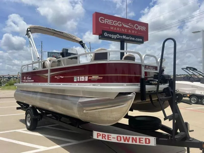 Slide: The Image of Tracker Bass Buggy 18DLX 2023 - 7