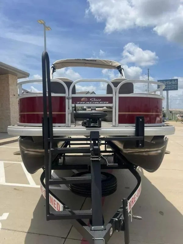 Slide: The Image of Tracker Bass Buggy 18DLX 2023 - 8