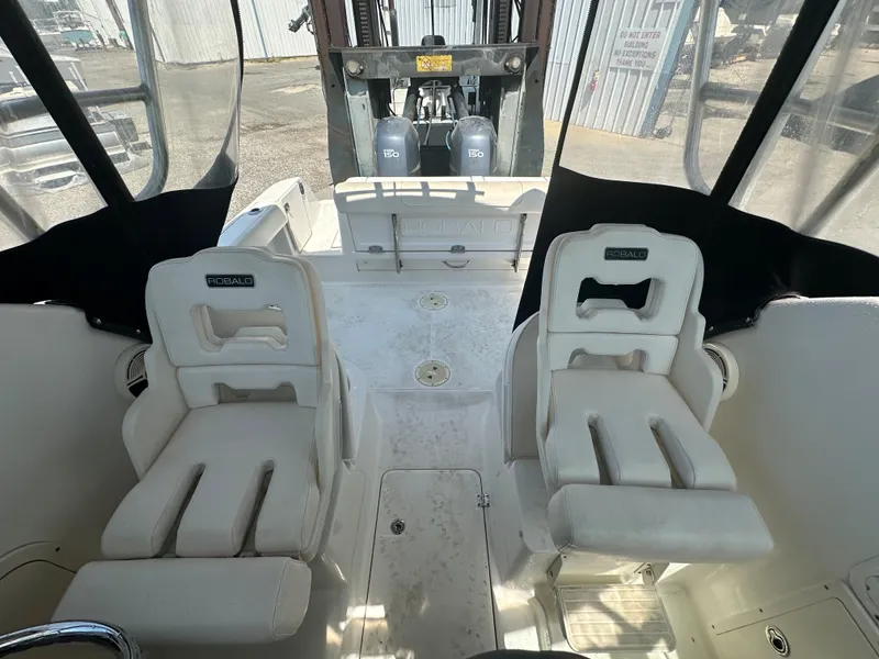 Slide: The Image of Robalo R245 Walkaround 2008 - 10