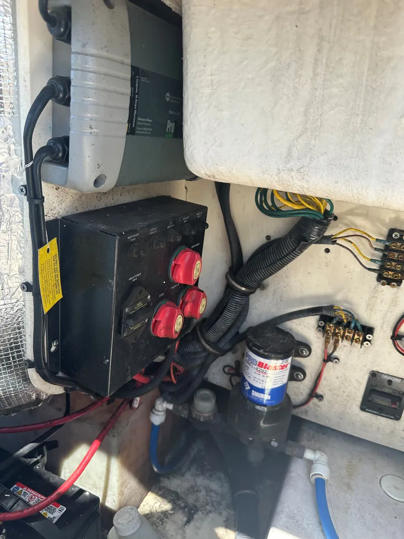 Slide: The Image of Robalo R245 Walkaround 2008 - 5