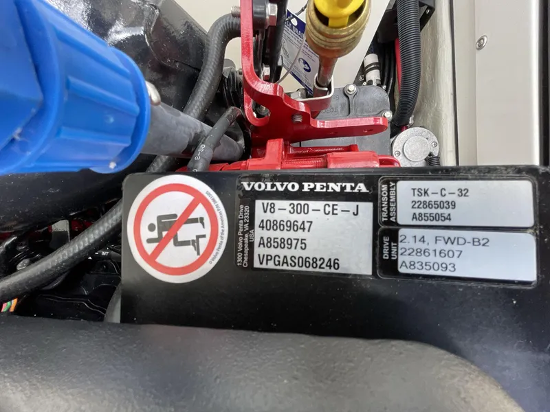 Slide: The Image of Engine label of a 2018 Cobalt CS23 Surf with Volvo Penta V8-300 specifications. - 14