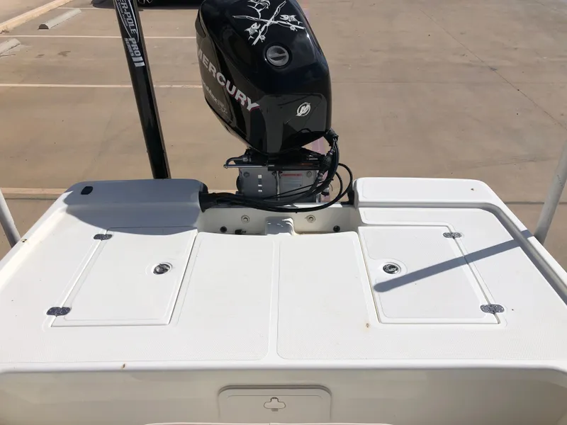 Slide: The Image of Mako 18 LTS Inshore 2014 - 17