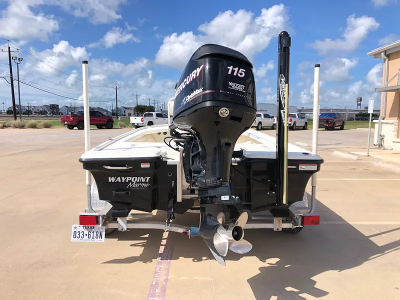 Slide: The Image of Mako 18 LTS Inshore 2014 - 5