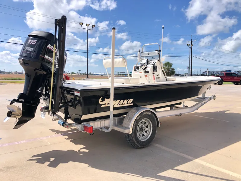 Slide: The Image of Mako 18 LTS Inshore 2014 - 6