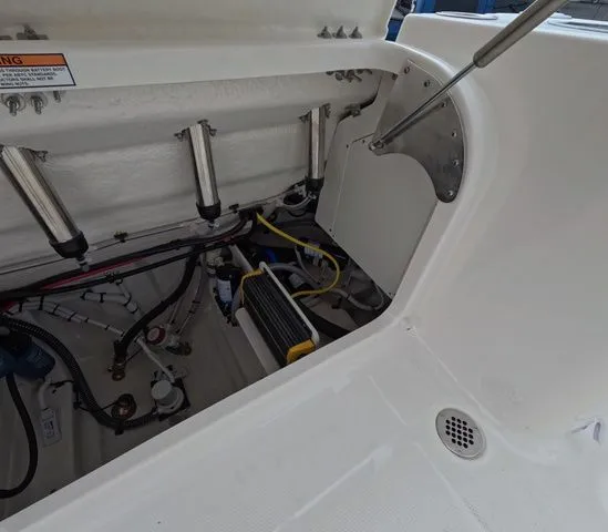 Slide: The Image of Robalo Center Console R250 In Stock 2026 - 15