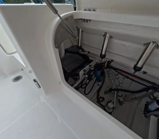 Slide: The Image of Robalo Center Console R250 In Stock 2026 - 16